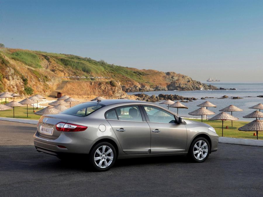  Renault Fluence 2009 года  (фото 6 из 30)